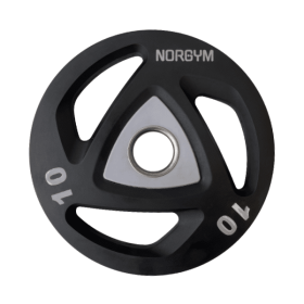 Sort vægtskive på 10 kg med tre grebshuller og en metalring i midten. "NORGYM" står øverst.