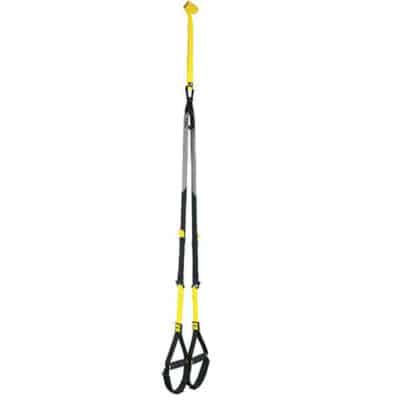 TRX PRO Slyngetræner P4 er en træningsslynge med gule og sorte remme og justerbare håndtag.