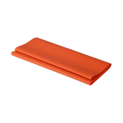 En foldet, orange træningselastik af gummi, 1,5 meter lang, ligger fladt og pænt sammenlagt.