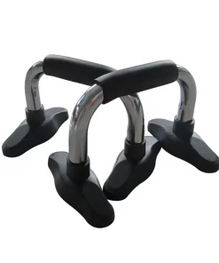 To skinnende, krom push-up bars med sorte, ergonomiske håndtag og brede, stabile baser til træning.