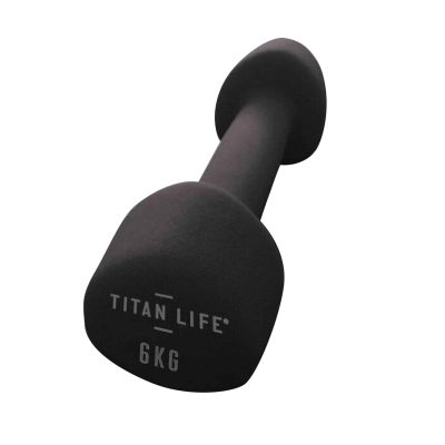Sort håndvægt på 6 kg fra Titan Life PRO med ergonomisk design og letlæselig vægtangivelse på enden.
