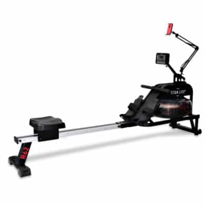 TITAN LIFE ROWER R800 er en avanceret romaskine med vandmodstand, justerbar skærm og komfortabelt sæde.