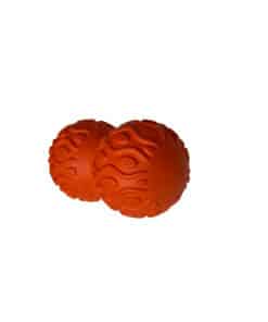 To orange massagebolde med mønster.