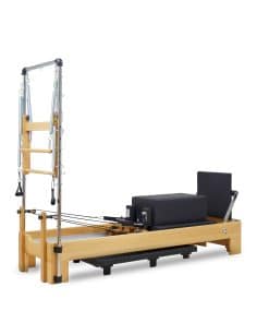 Pilates Tower reformer med træramme og metalstænger