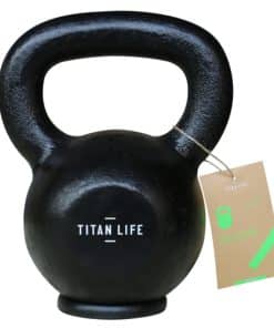 Sort kettlebell med Titan Life logo