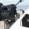 Cykel med en sort plastkurv og en sort pose.