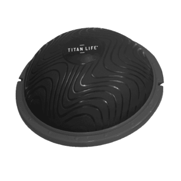 Sort balancebold med en flad base og "Titan Life" logo.