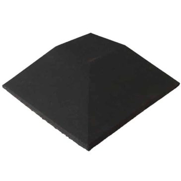Sort pyramideformet akustisk panel.